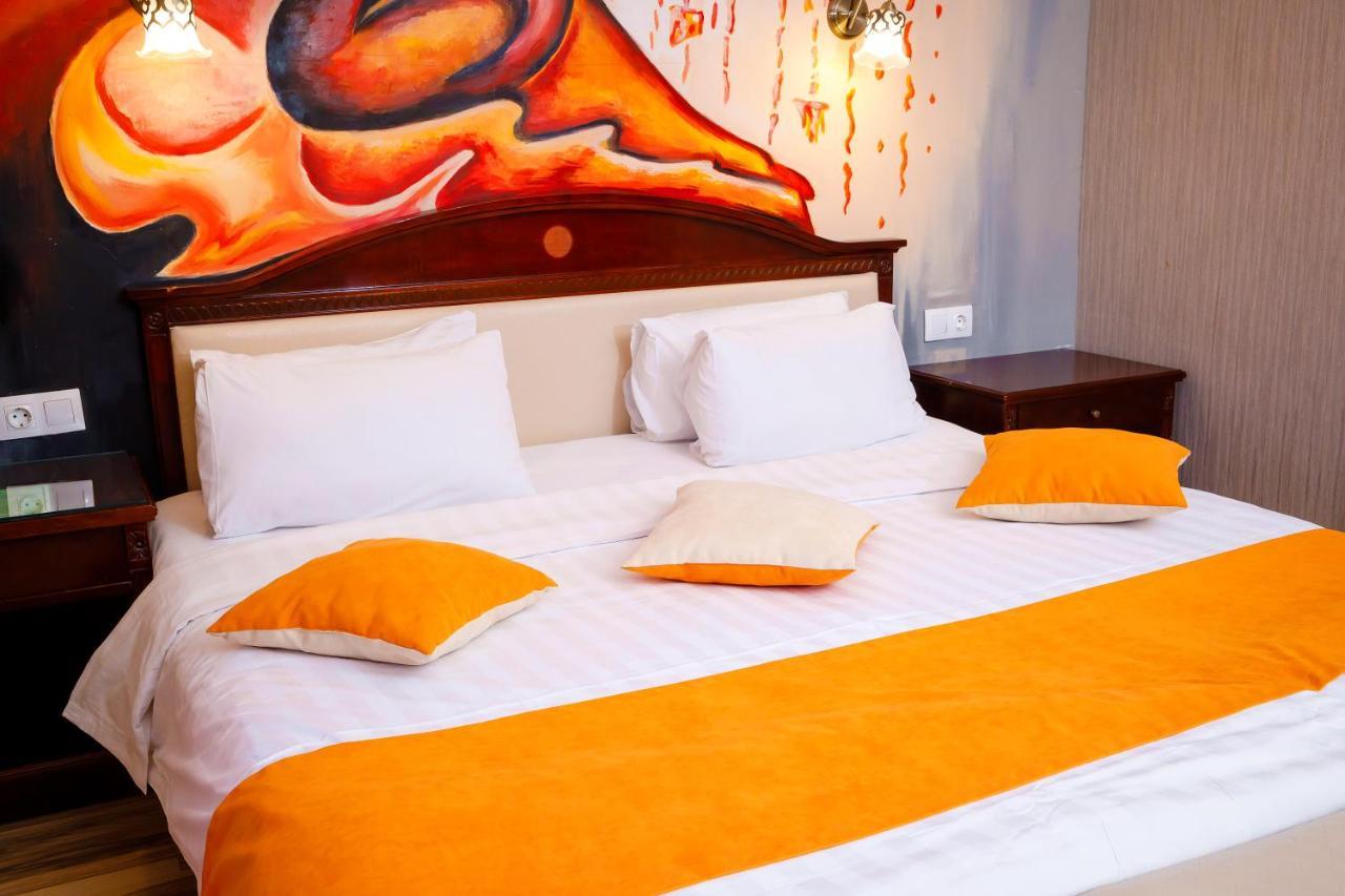 G Empire Hotel Astana Luaran gambar