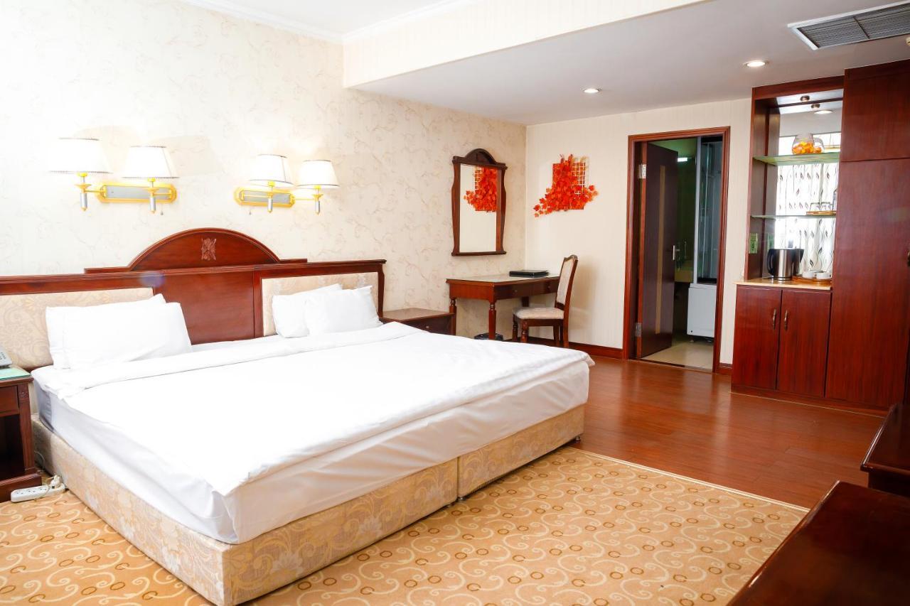 G Empire Hotel Astana Luaran gambar