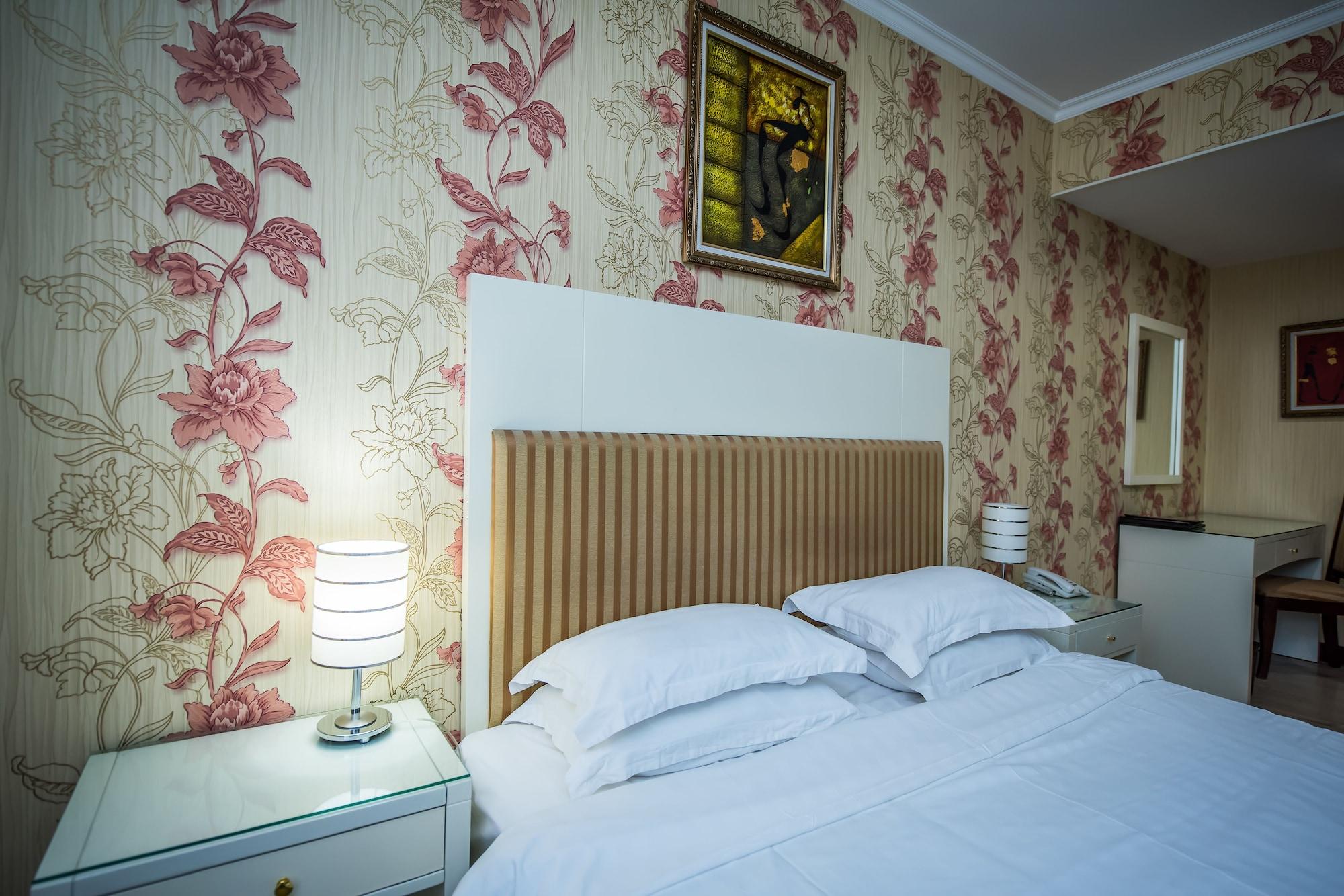 G Empire Hotel Astana Luaran gambar