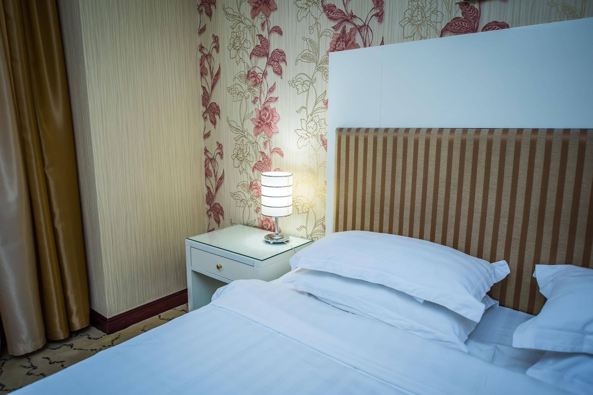 G Empire Hotel Astana Luaran gambar