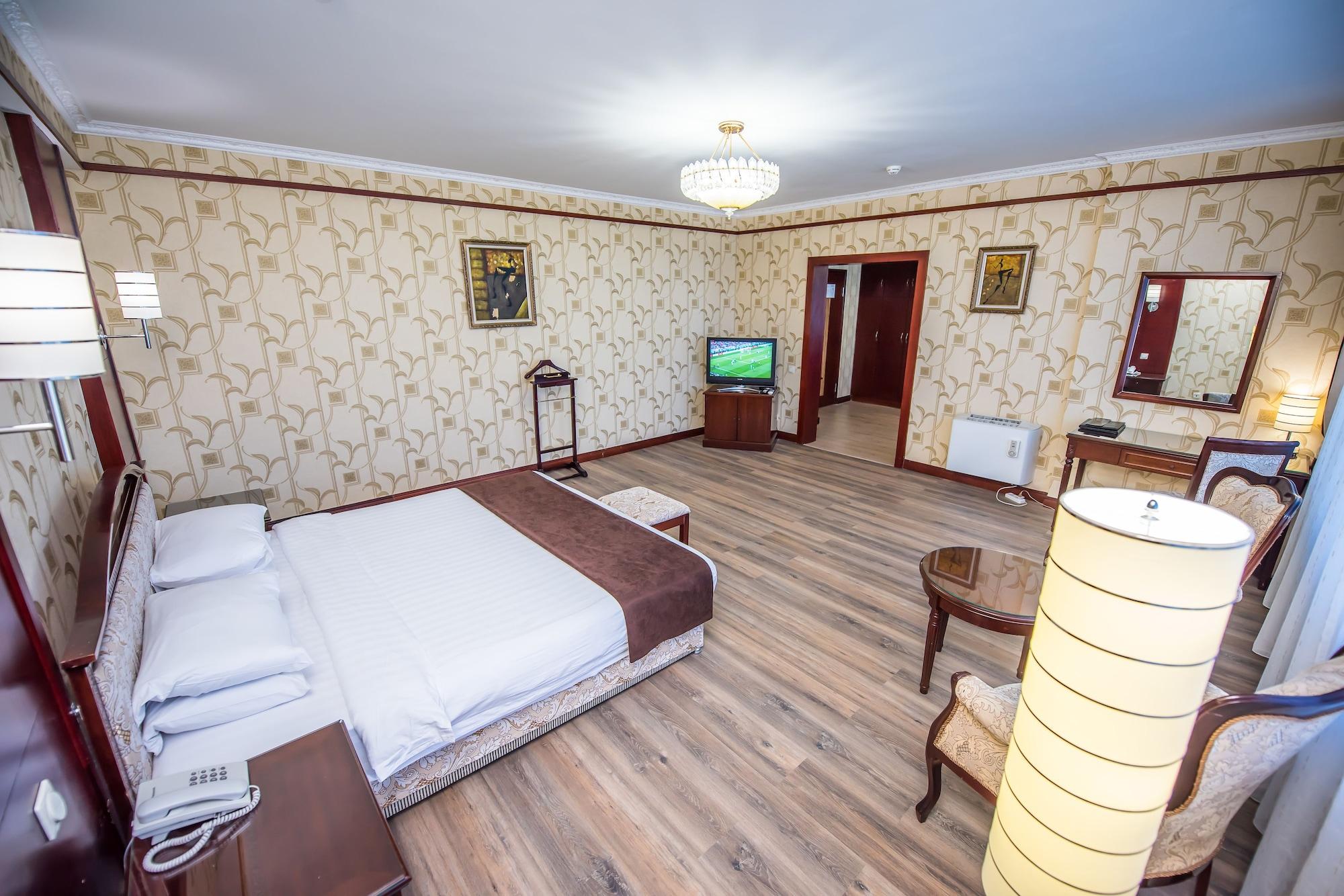 G Empire Hotel Astana Luaran gambar