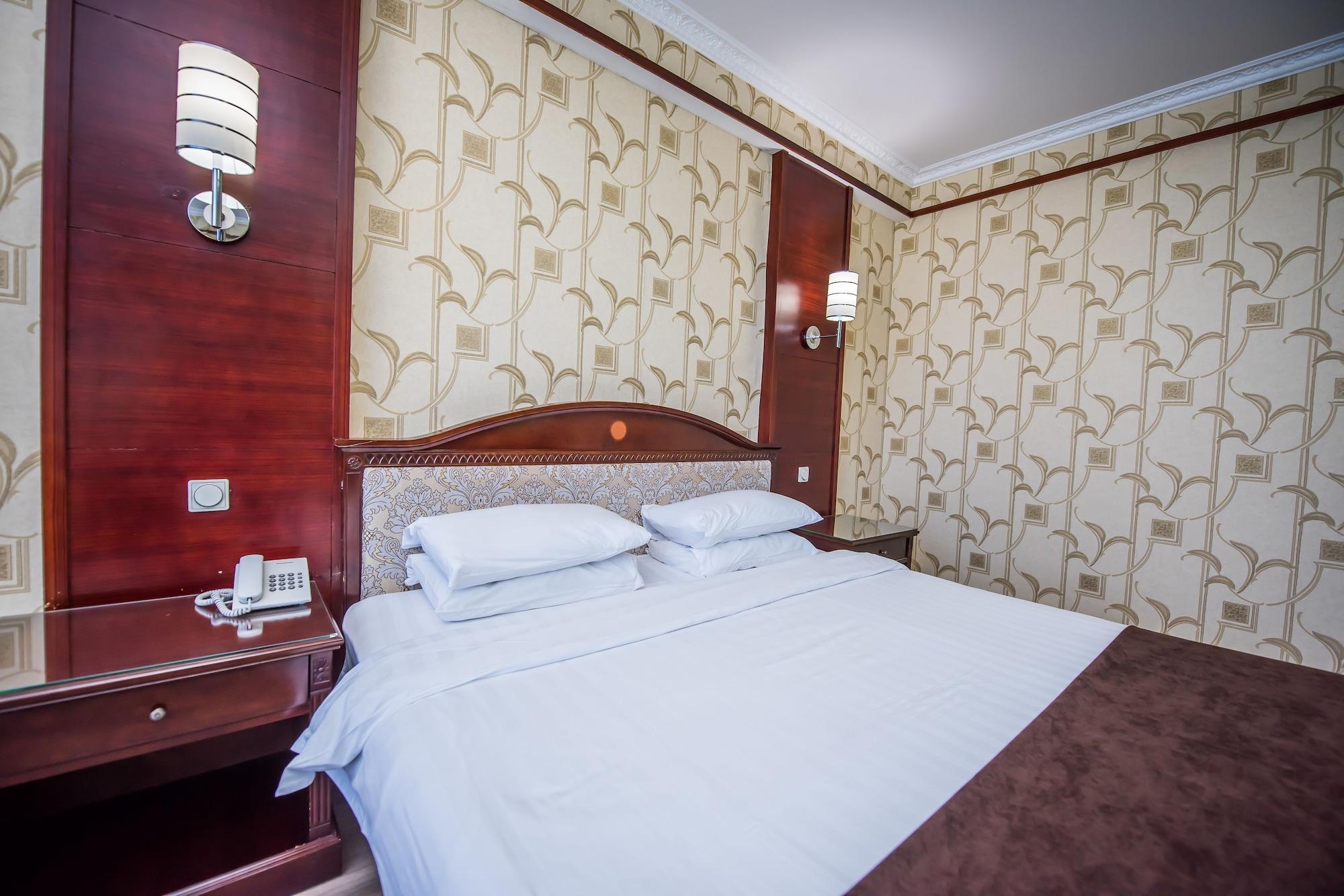 G Empire Hotel Astana Luaran gambar