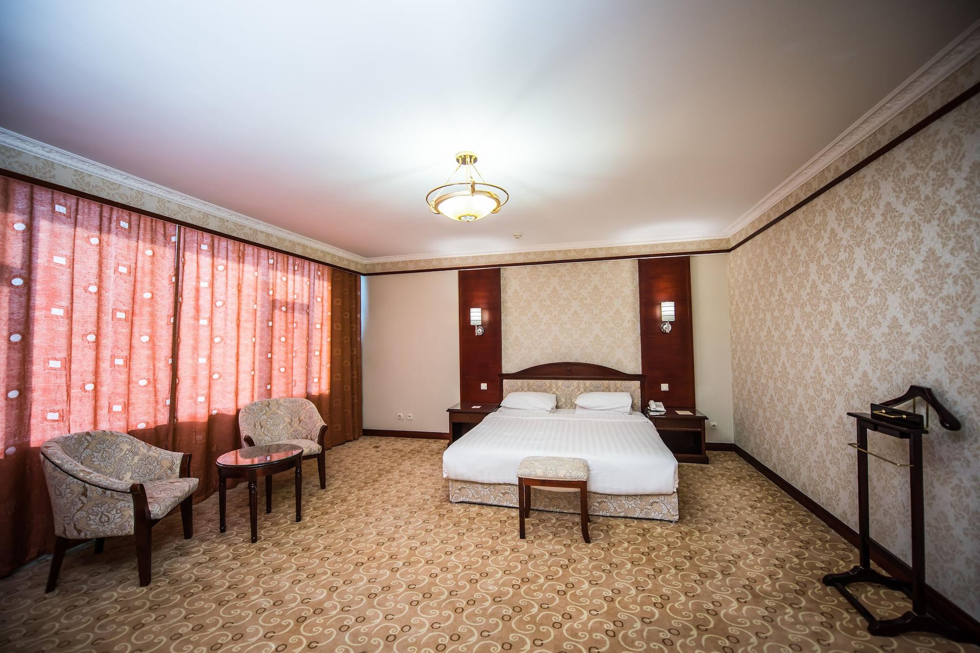 G Empire Hotel Astana Luaran gambar