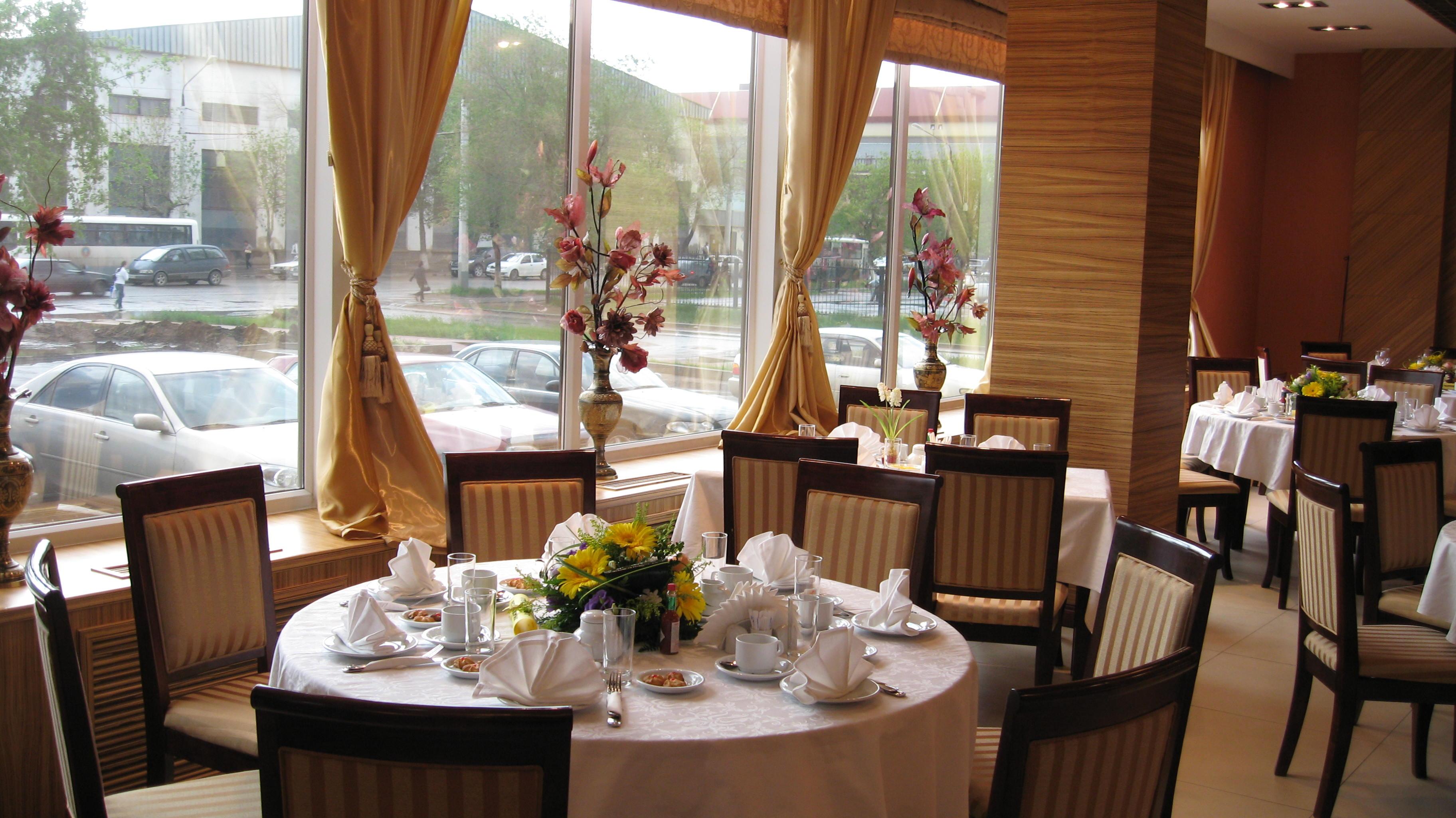 G Empire Hotel Astana Luaran gambar