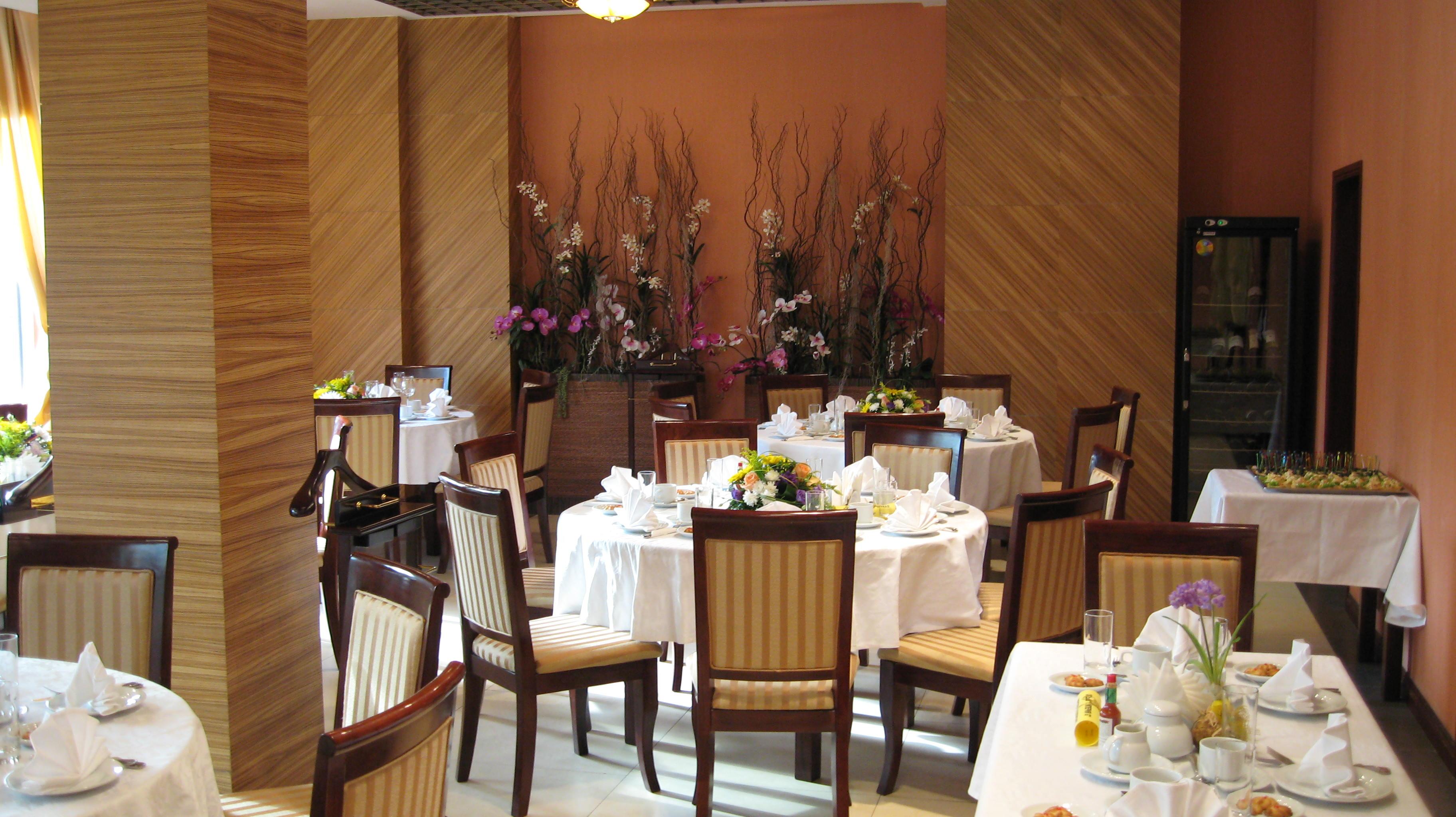 G Empire Hotel Astana Luaran gambar