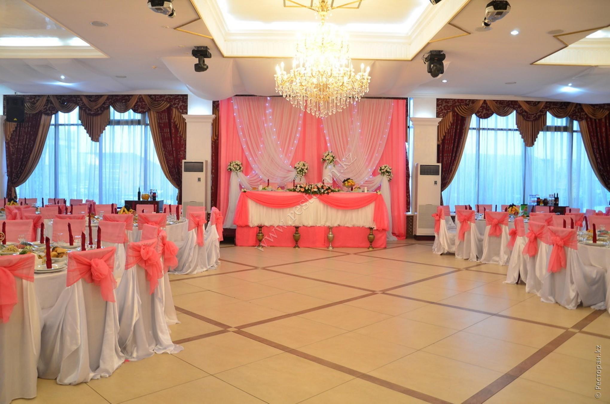 G Empire Hotel Astana Luaran gambar