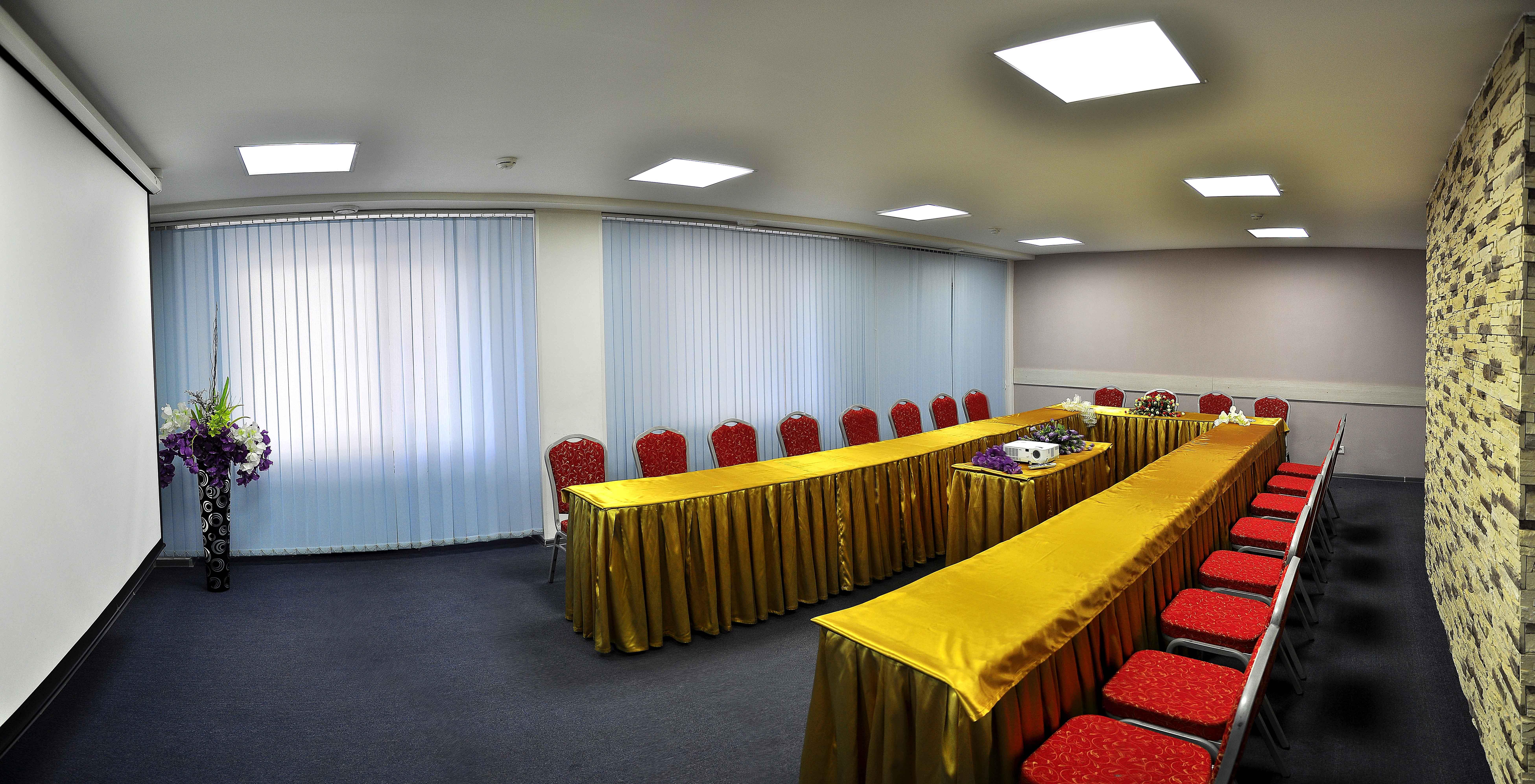 G Empire Hotel Astana Luaran gambar