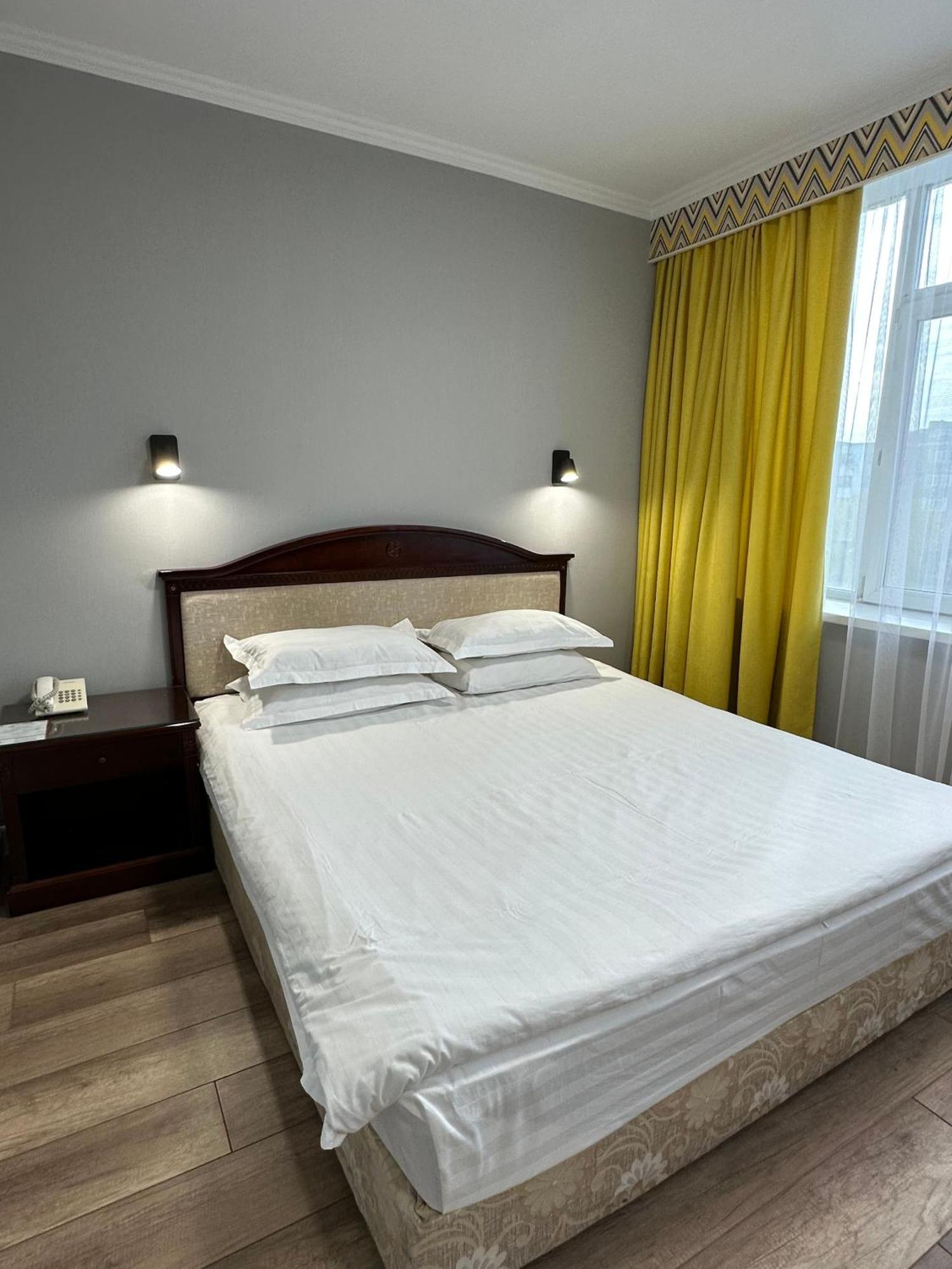 G Empire Hotel Astana Luaran gambar