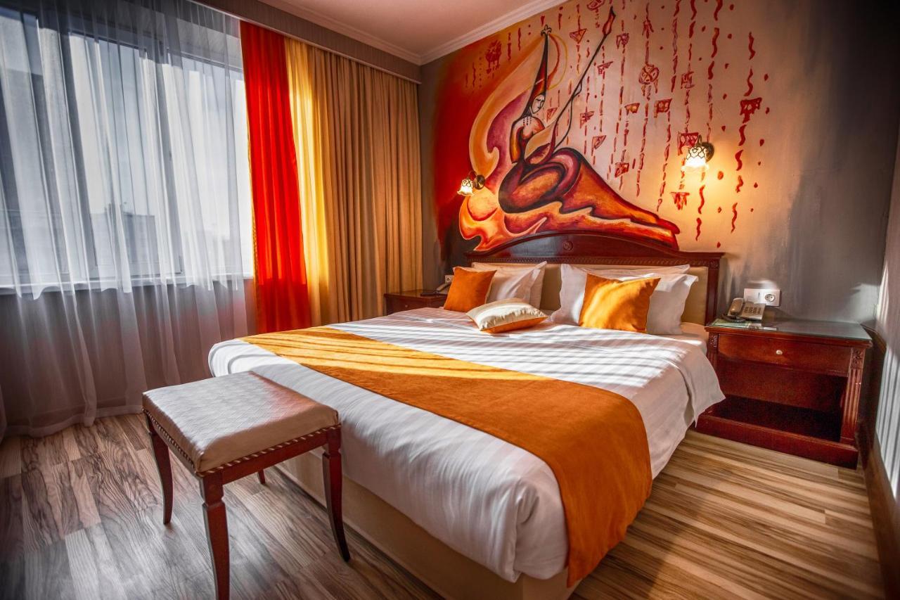 G Empire Hotel Astana Luaran gambar